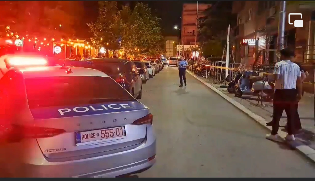 Kosovë, një i vdekur dhe 20 të plagosur pas përleshjes me armë zjarri në disko! Mes të plagosurve 14 janë gra! Njëri prej të dyshuarve kërkohet nga FBI